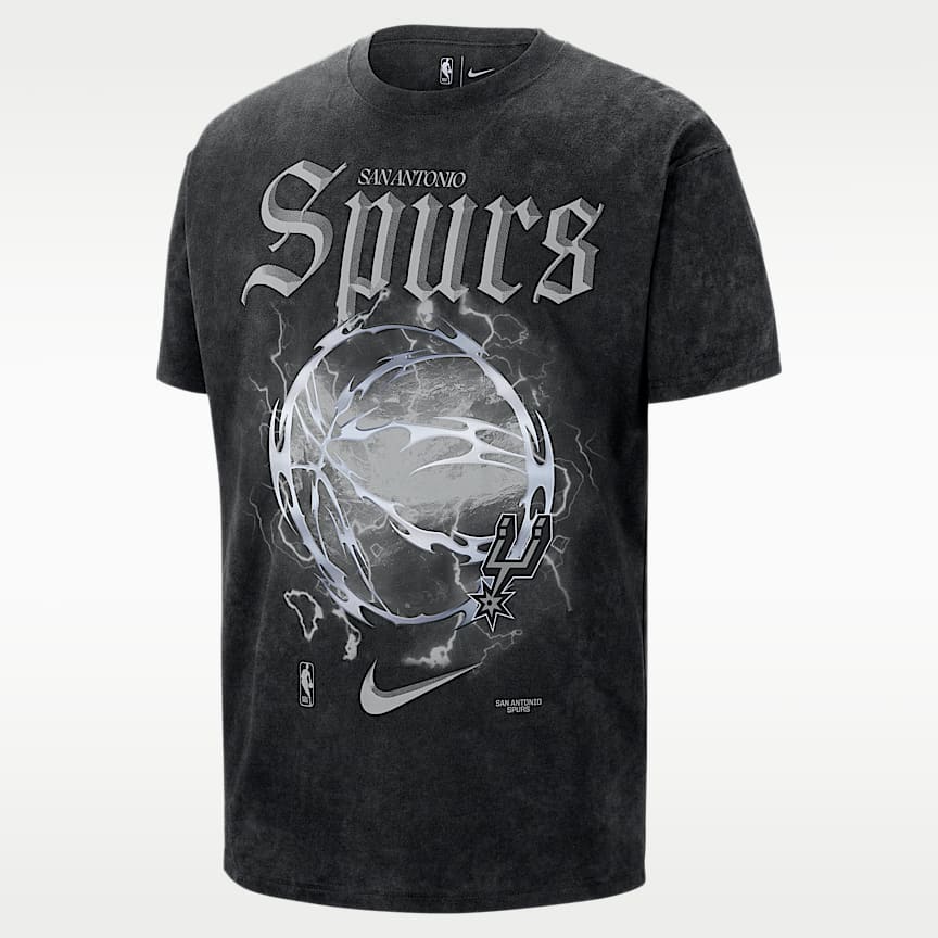 San Antonio Spurs Courtside Men's Nike NBA Boxy T-Shirt. Nike IL